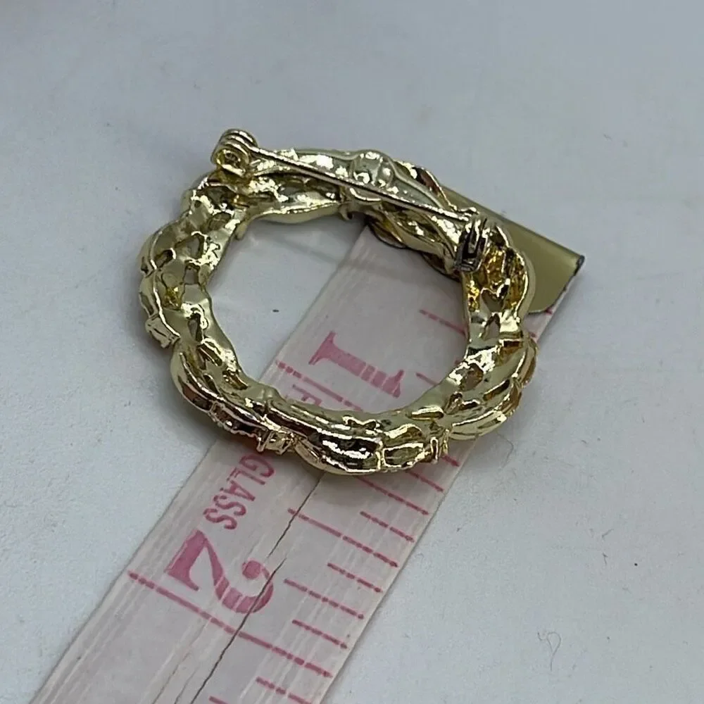 Vintage Gerry’s wreath brooch. Hallmarked.